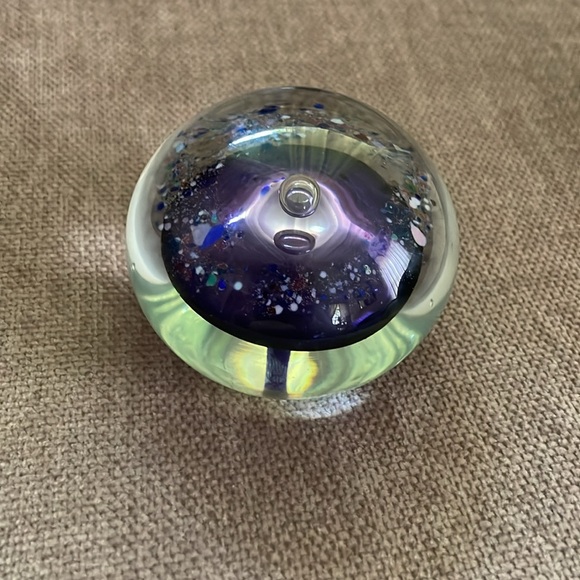 Rare signed paperweight - Picture 3 of 7